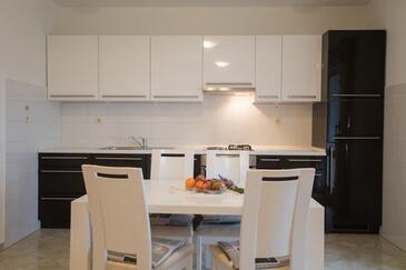 Lejligheder ved havet Razanj, Rogoznica - 7484