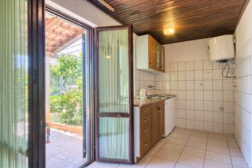 Ferienwohnungen mit Parkplatz Banjole, Pula - 7487