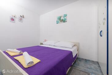 Seaside secluded apartments Cove Pobij, Hvar - 7506