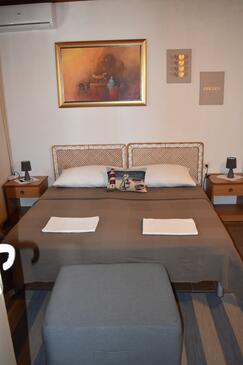 Apartments by the sea Seget Vranjica, Trogir - 7509