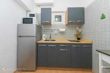 Lejligheder ved havet Pisak, Omis - 7519