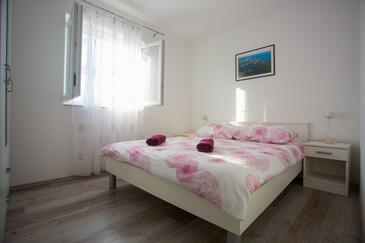Apartmaji s parkingom Sutivan, Brač - 752