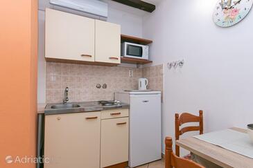 Apartments by the sea Pisak, Omiš - 7520