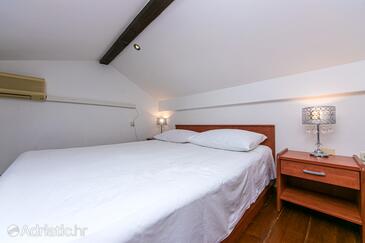 Apartmani uz more Pisak, Omiš - 7520