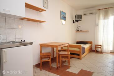 Apartments with parking space Duće (Omiš) - 7532
