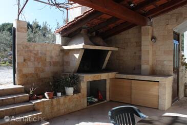 Ferienwohnungen mit Parkplatz Supetar, Brac - 7535