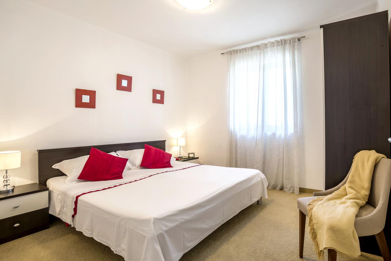 Appartementen met zwembad geschikt voor gezinnen met kinderen Podstrana, Split - 7539