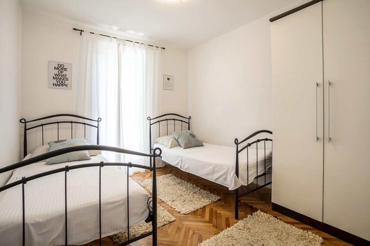 Appartementen met zwembad geschikt voor gezinnen met kinderen Podstrana, Split - 7539