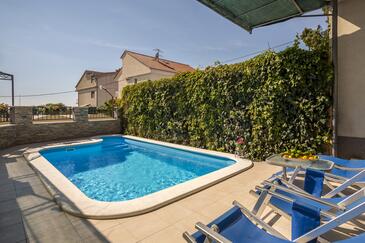 Apartmanok családok részére medencével Podstrana, Split - 7539 Adriatic.hr