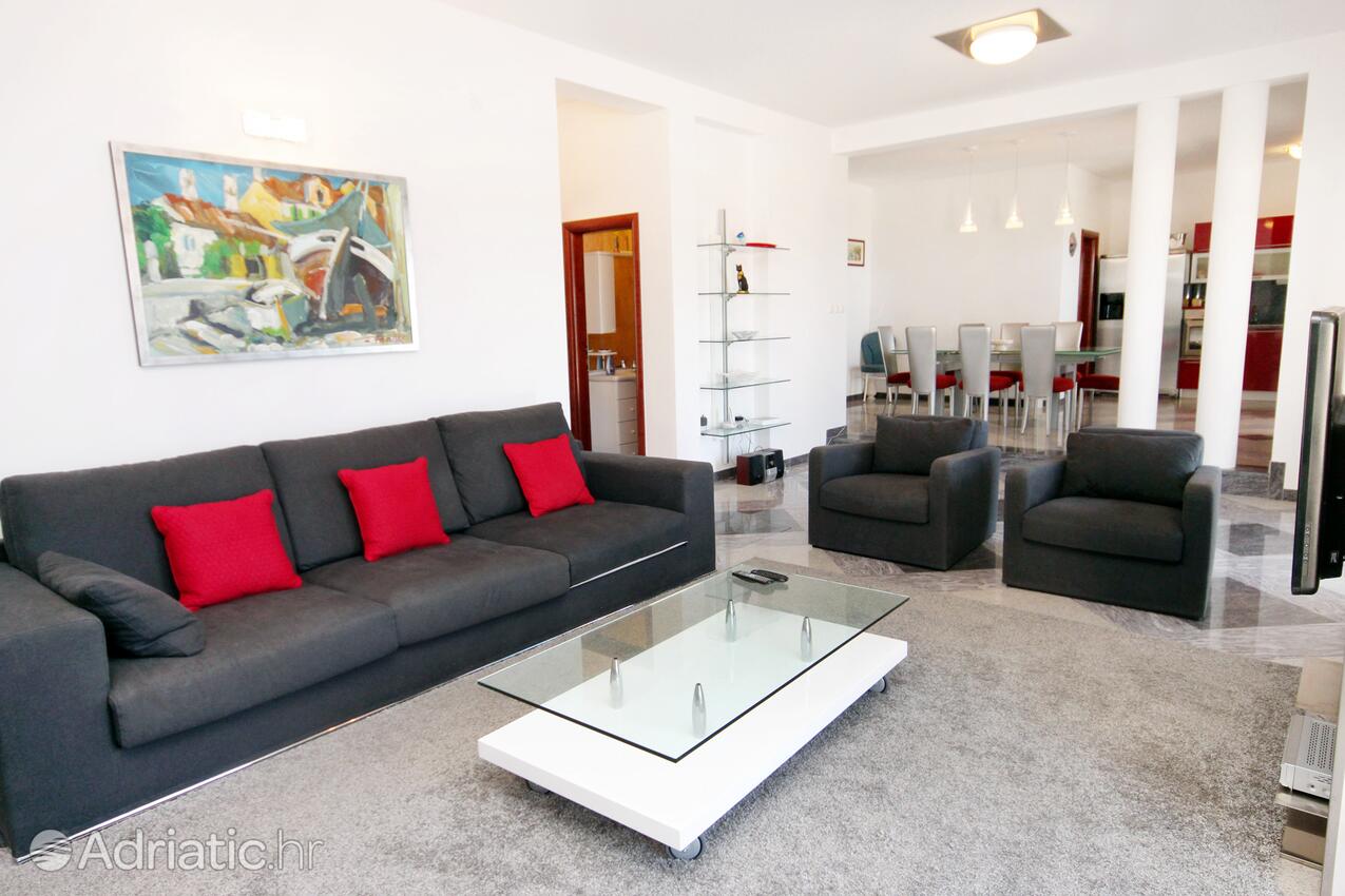 A-7557-a - Private accommodation - Family friendly apartments with a swimming pool Rogoznica