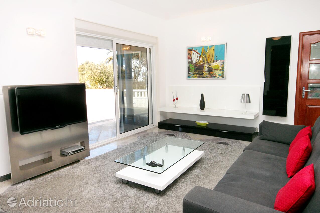 A-7557-a - Private accommodation - Family friendly apartments with a swimming pool Rogoznica