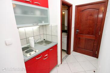 Family-friendly apartments with swimming pool Rogoznica - 7557