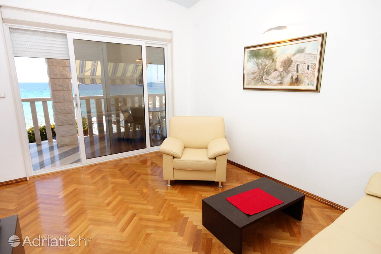 A-7557-b - Private accommodation - Family friendly apartments with a swimming pool Rogoznica