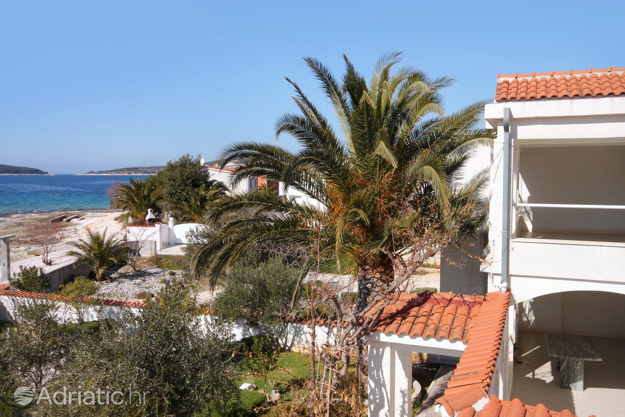 A-7557-b - Private accommodation - Family friendly apartments with a swimming pool Rogoznica