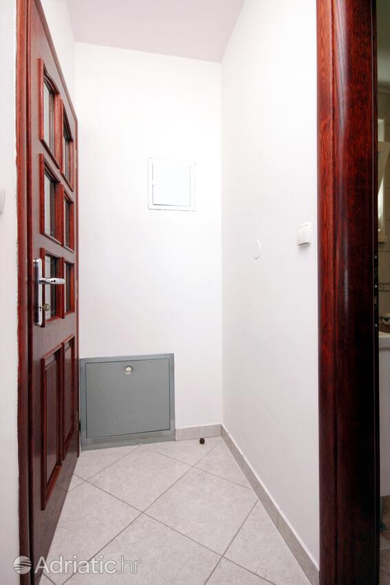 AS-7557-a - Private accommodation - Family friendly apartments with a swimming pool Rogoznica