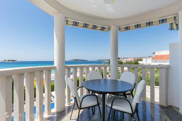 Family-friendly apartments with swimming pool Rogoznica - 7557