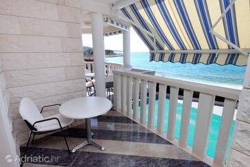 Family-friendly apartments with swimming pool Rogoznica - 7557