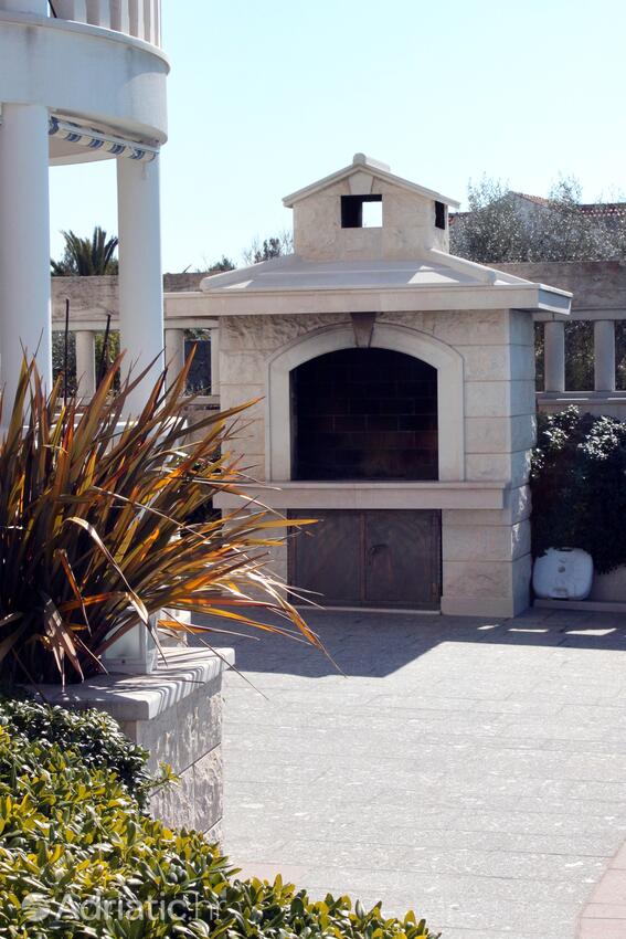 Courtyard - Family friendly apartments with a swimming pool Rogoznica
