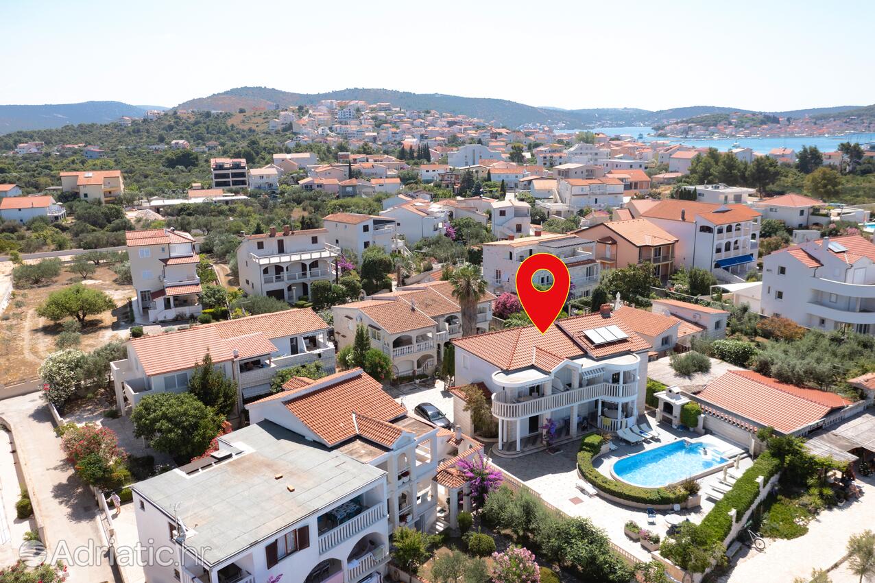 Property - Family friendly apartments with a swimming pool Rogoznica
