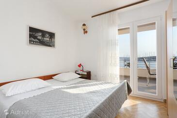 Apartments by the sea Rogoznica - 7558