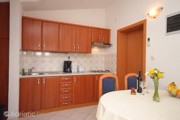 Family-friendly apartments with swimming pool Seget Vranjica, Trogir - 7559