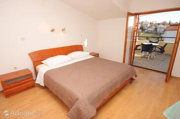 Rodinné apartmány s bazénem Seget Vranjica, Trogir - 7559