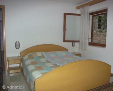 Apartments with parking space Pučišća, Brač - 756
