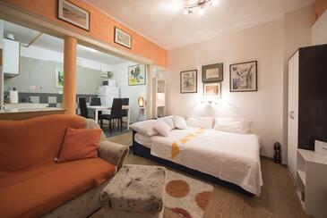 Apartments with parking space Split - 7564