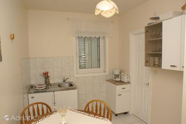 Apartments and rooms with parking space Sumartin, Brač - 757