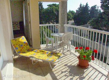 Apartments and rooms with parking space Sumartin, Brač - 757