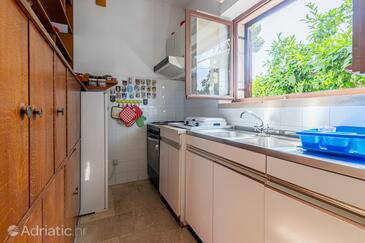 Apartments by the sea Sumartin, Brač - 758