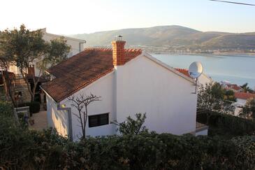 House with terrace Mastrinka, Central Dalmatia