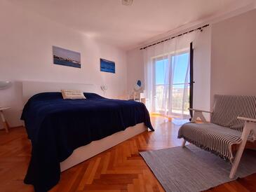 Leiligheter med parkering Vodice - 7604