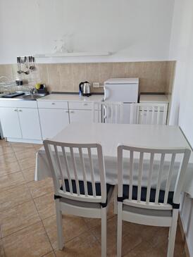 Leiligheter med parkering Vodice - 7604