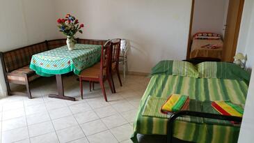 Family-friendly apartments with swimming pool Pula - 7610