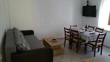 Family-friendly apartments with swimming pool Pula - 7610