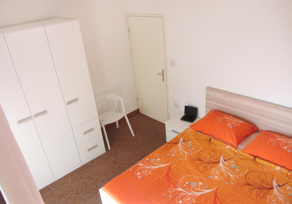 A-7631-a - Alloggi privati - Appartamenti con parcheggio San Pietro di Brazza - Supetar, Brazza - Brač