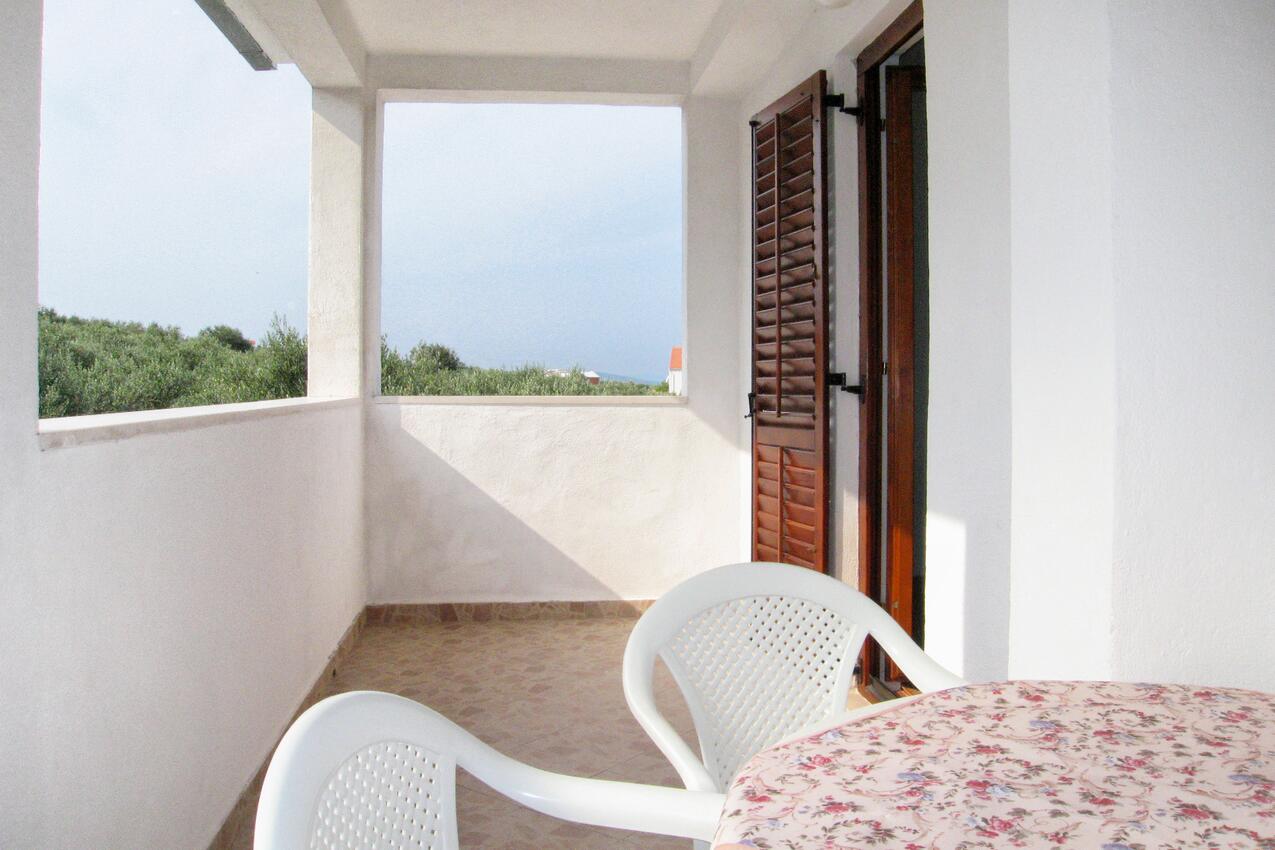 A-7631-a - Alloggi privati - Appartamenti con parcheggio San Pietro di Brazza - Supetar, Brazza - Brač