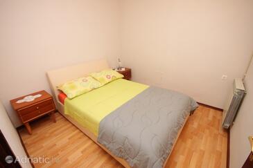 Apartmaji in sobe s parkingom Novigrad - 7639