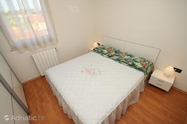 Ferienwohnungen mit Parkplatz Pula - 7646