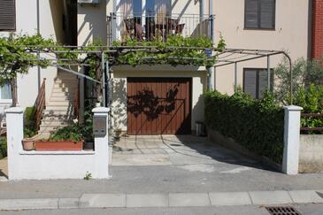 Apartments with terrace Pula, Istria
