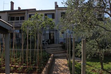 Apartments with terrace Pula, Istria
