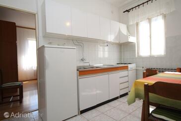 Apartmaji s parkingom Pula - 7647