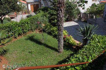 Apartments with parking space Pula - 7647