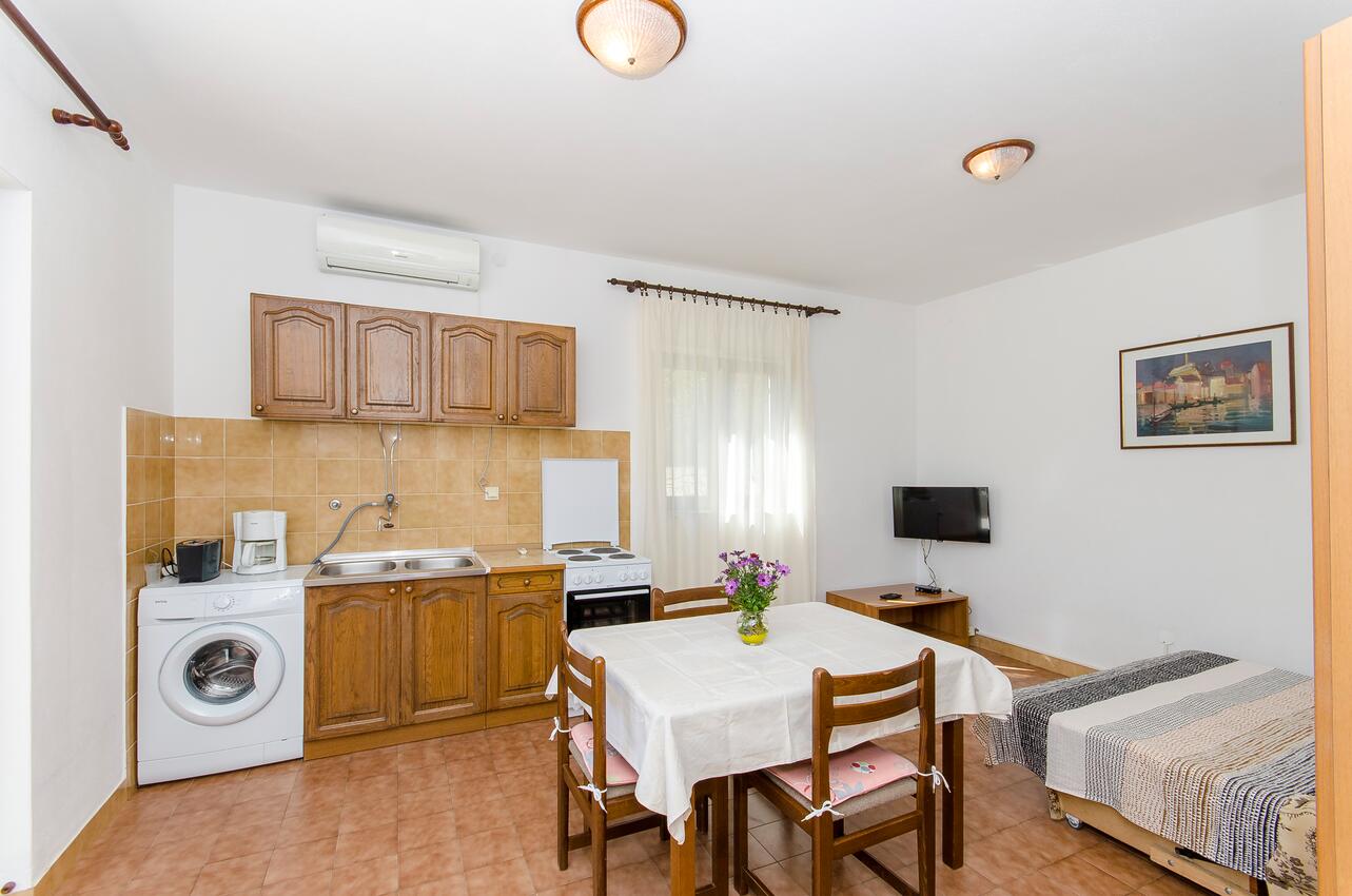 A-765-a - Alloggi privati - Appartamenti con parcheggio Postire - Postira, Brazza - Brač
