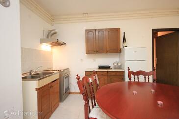 Appartamenti con parcheggio Vinkuran, Pola - Pula - 7653