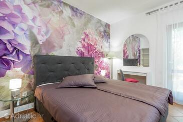 Apartmani s parkingom Medulin - 7657