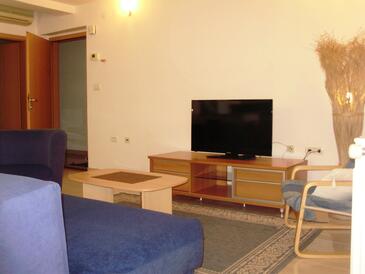 ΠΠΏΠ°ΡΡΠ°ΠΌΠ΅Π½ΡΡ Ρ ΠΏΠ°ΡΠΊΠΎΠ²ΠΊΠΎΠΉ ΠΡΠ»Π° - Pula - 7665