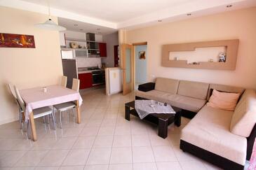 Apartments with parking space Umag - 7666