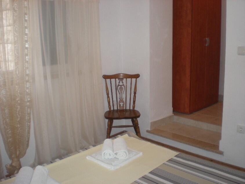 K-767 - Private accommodation - Seaside family friendly house with a swimming pool Puntinak, Brač
